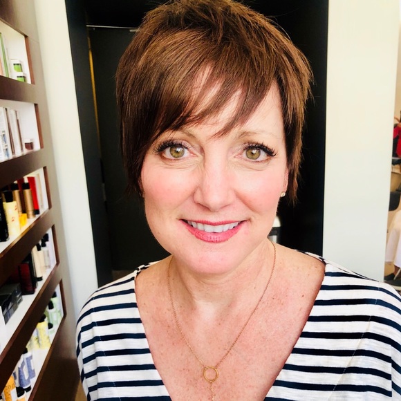 Meet your Posher, Kelly - Picture 1 of 2